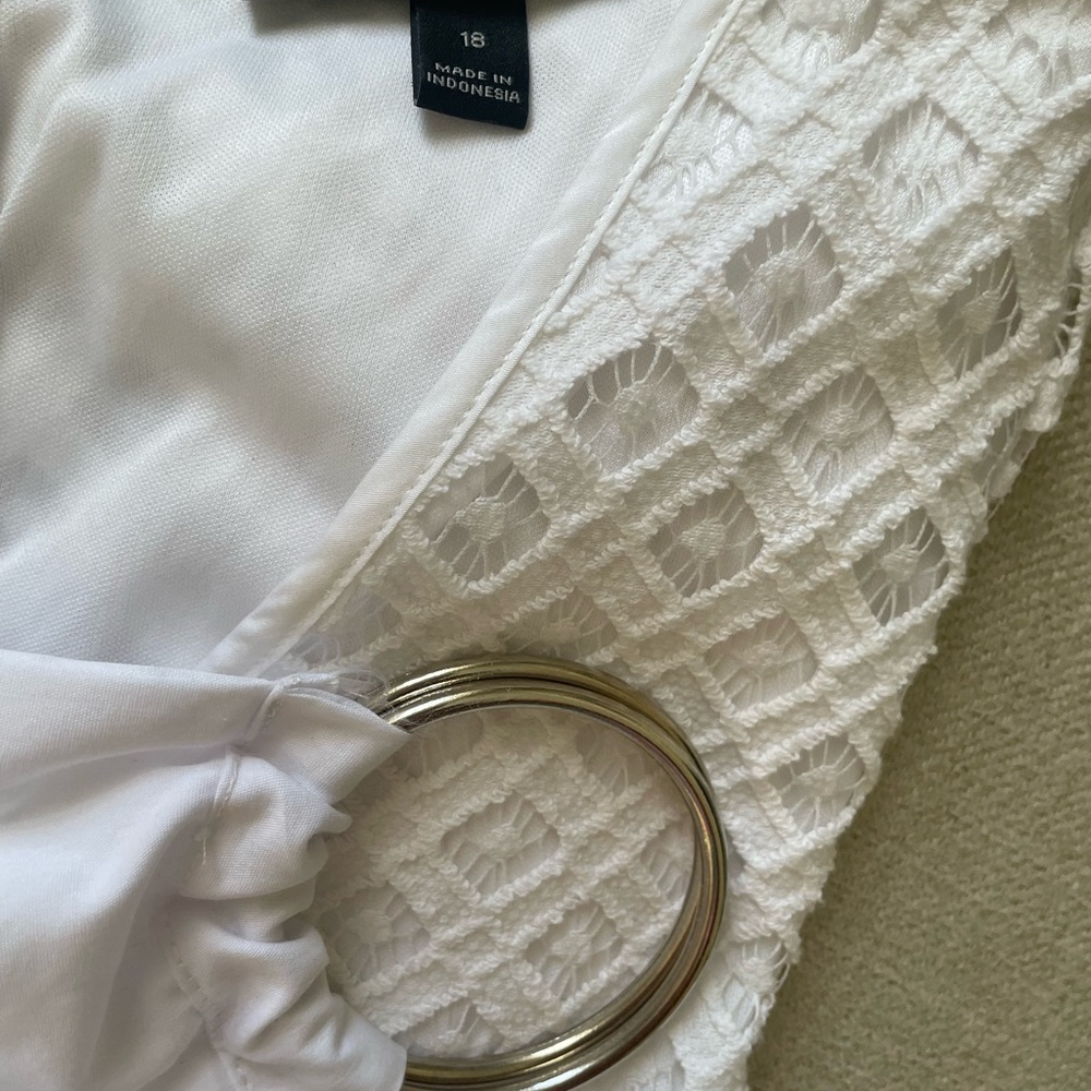 White Lace V-Neck Short Sleeve Dress - Picture 9 of 9